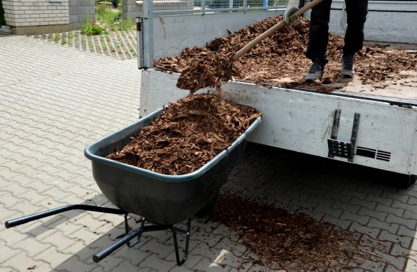 Bulk Mulch Delivery in Farmington