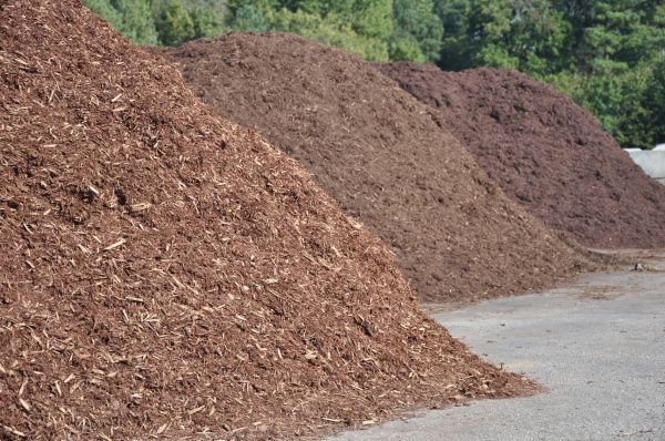 Brown Mulch Delivery in Farmington